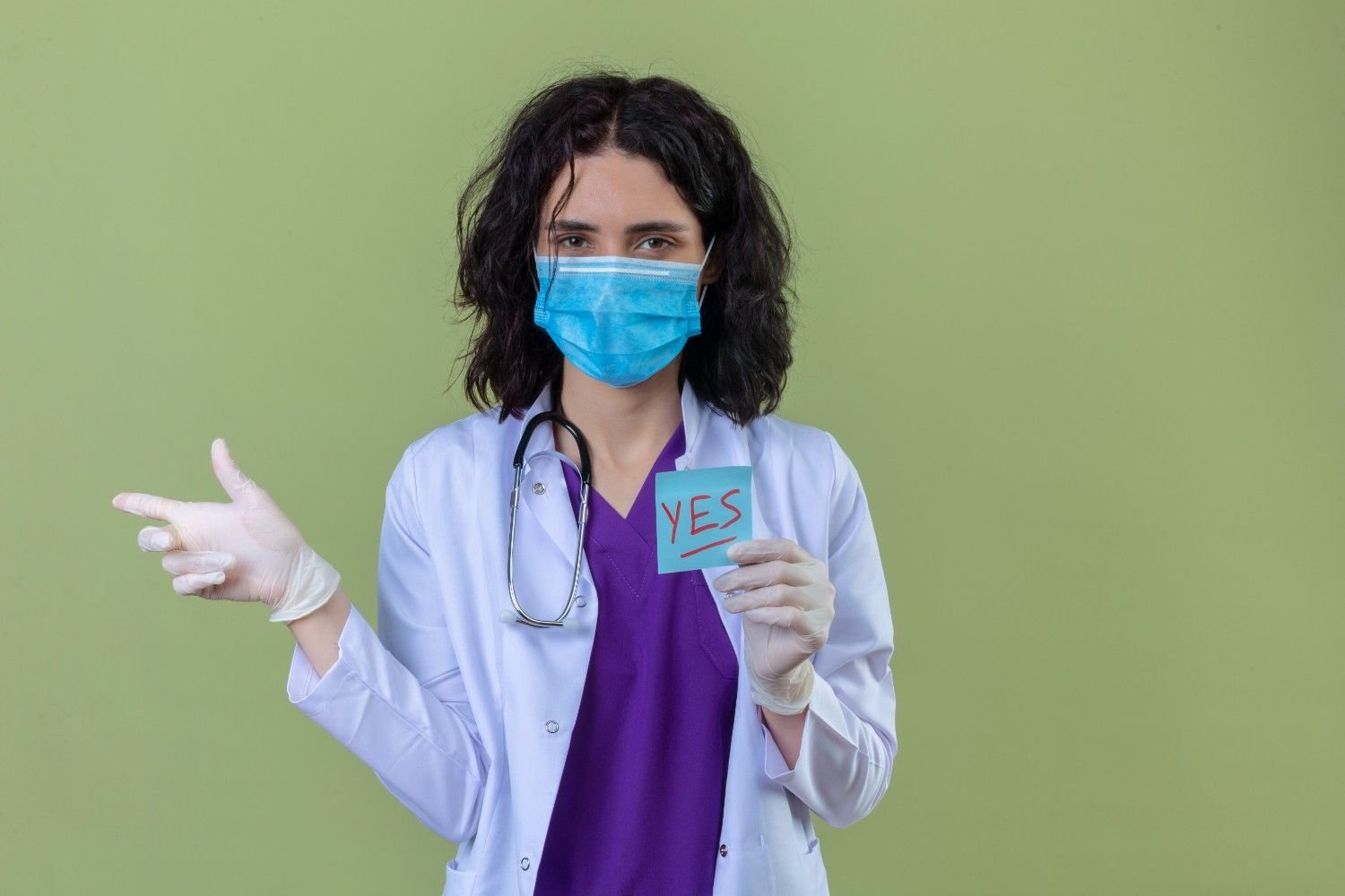 Pharmacist providing confidential contraception advice Pharmacist providing confidential contraception advice
